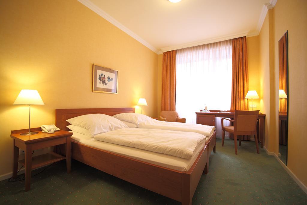 Alster-Hof Hotel Hamburg Kültér fotó